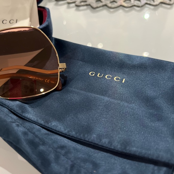 Gucci Sunglasses - Picture 3 of 3